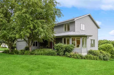 3073 NE Running Deer Rd, Iowa City, IA 52240
