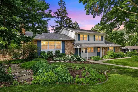 329 Highland Dr, Iowa City, IA 52246