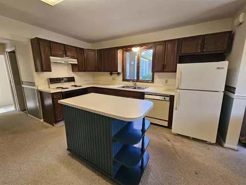 602 E Harrison St, Washington, IA 52353 photo 2