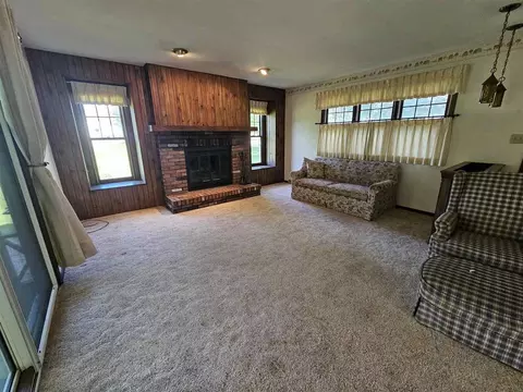 602 E Harrison St, Washington, IA 52353 photo 5