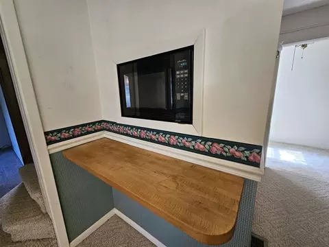 602 E Harrison St, Washington, IA 52353 photo 3