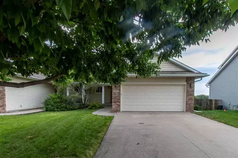 1415 Vandello Cir, North Liberty, IA 52317