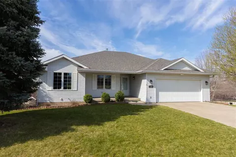 2148 Generry Ct, Coralville, IA 52241