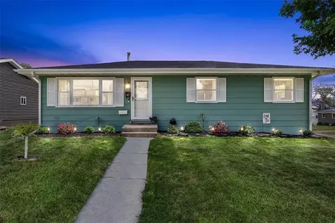 123 La Salle Dr, Cedar Rapids, IA 52404