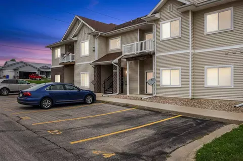 1920 Rockford Rd, Cedar Rapids, IA 52404