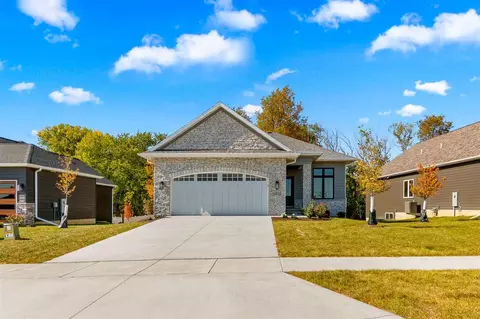 1332 High Country Rd, Coralville, IA 52241