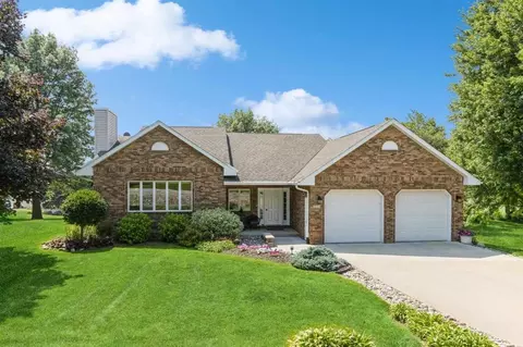 315 N Prairie Ave, Oxford, IA 52322