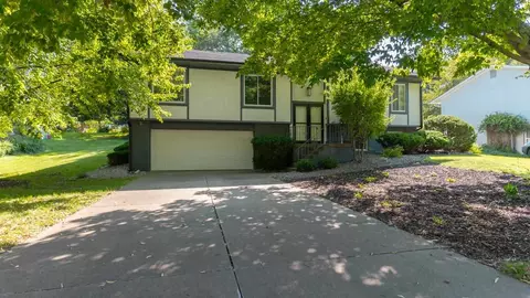 2315 Princeton Rd, Iowa City, IA 52245