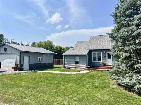 493 Ketcham St, Parnell, IA 52325