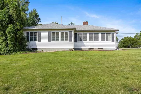 1265 Hazel Dr NE, Cedar Rapids, IA 52402
