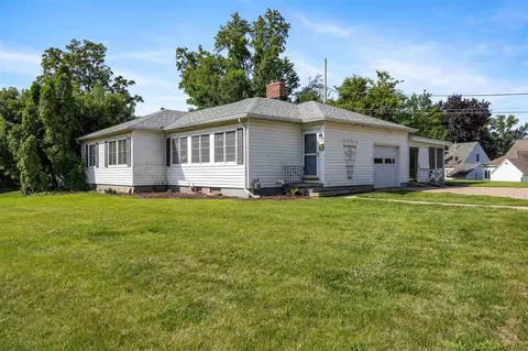 1265 Hazel Dr NE, Cedar Rapids, IA 52402 photo 2