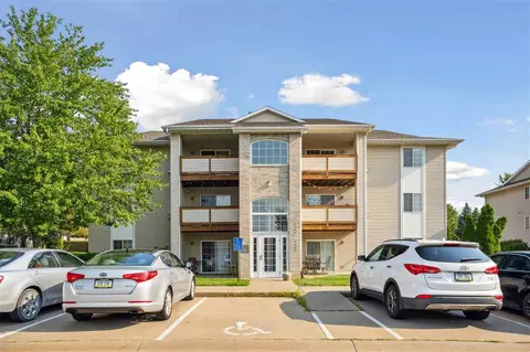 2480 Rushmore Dr, Iowa City, IA 52246