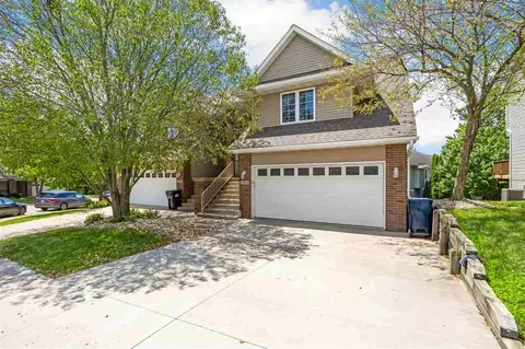 1604 Ranier Dr, Iowa City, IA 52246