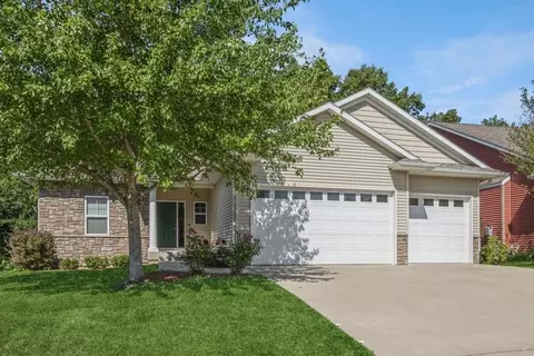 1011 Ryan Ct, Iowa City, IA 52246