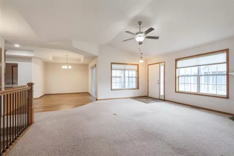 856 NE Crescent View Dr, Cedar Rapids, IA 52402 photo 7