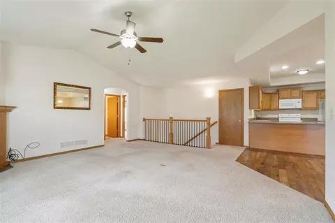 856 NE Crescent View Dr, Cedar Rapids, IA 52402 photo 6