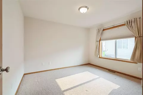 856 NE Crescent View Dr, Cedar Rapids, IA 52402 photo 15