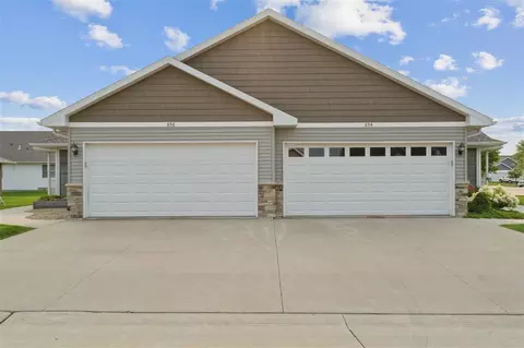 856 NE Crescent View Dr, Cedar Rapids, IA 52402 photo 2