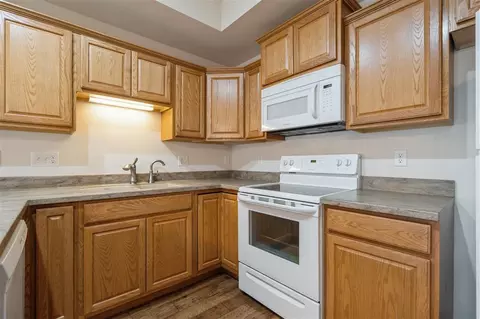 856 NE Crescent View Dr, Cedar Rapids, IA 52402 photo 12