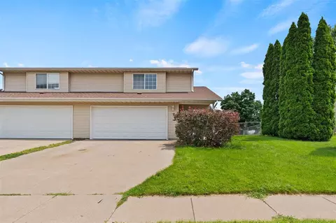 720 Molly Dr, North Liberty, IA 52317
