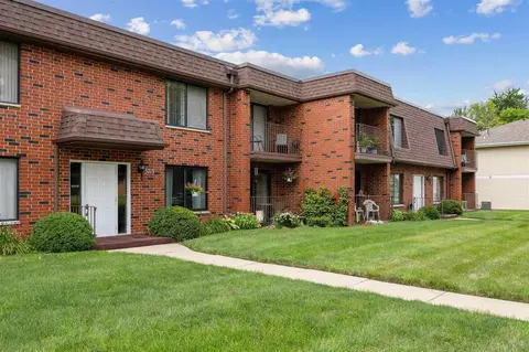 5715 Golden Ct NE #38, Cedar Rapids, IA 52402