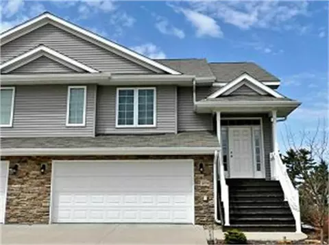 1050 Patton Ln, North Liberty, IA 52317