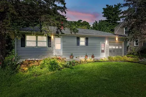 1629 Broadway St, Iowa City, IA 52240