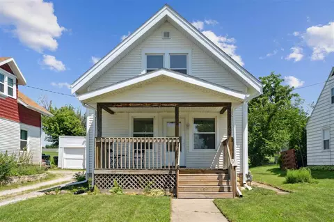 1036 19th St SE, Cedar Rapids, IA 52403
