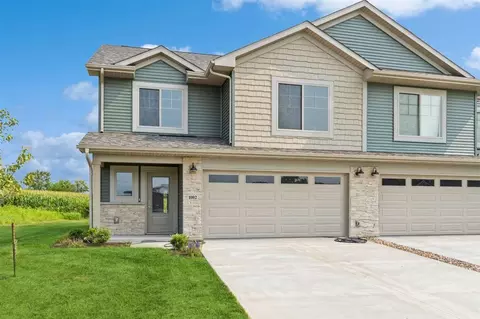 1002 Highland Trl, Solon, IA 52333