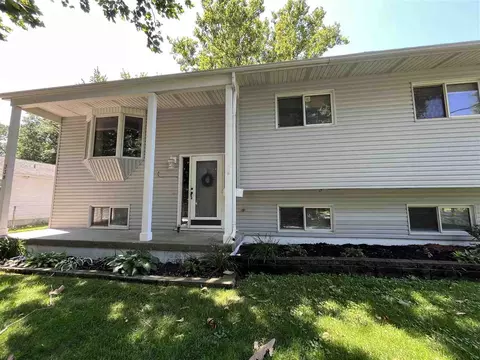338 N 1st St, West Branch, IA 52358
