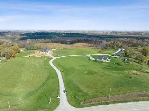 2817 W W Dr, Parnell, IA 52325