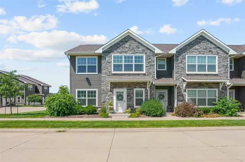 4842 Raleigh Ln, Iowa City, IA 52245