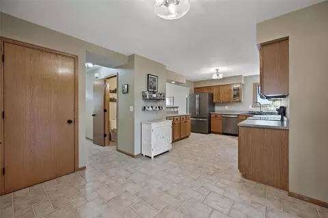 1125 Pacific St, Ely, IA 52227 photo 9