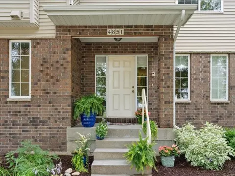 4851 Cardigan Ln, Iowa City, IA 52245