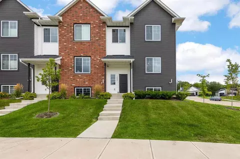 1002 Dubs Dr, Iowa City, IA 52246