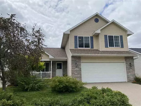 833 Mccollister Ct, Iowa City, IA 52240
