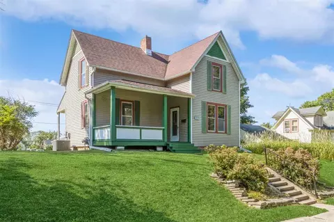 713 Ronalds St, Iowa City, IA 52245