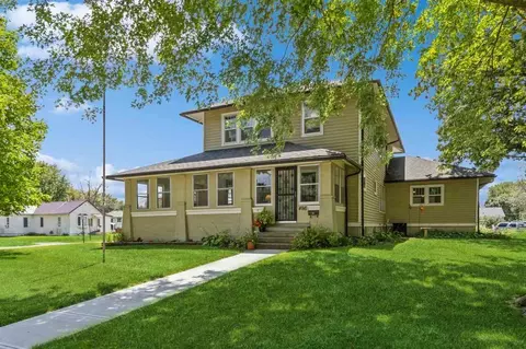 496 E Hilton St, Marengo, IA 52301