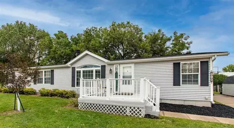 212 Paddock Cir, Iowa City, IA 52240