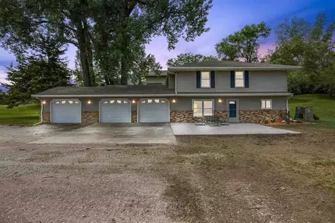 110 W Cemetery Rd, Fairfax, IA 52228