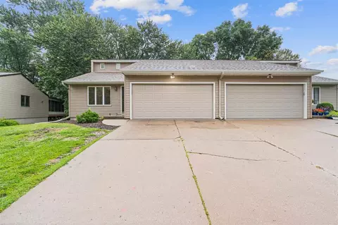 2024 Plaen View Dr, Iowa City, IA 52246