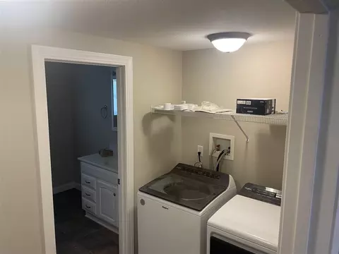 231 E 3rd St, Riverside, IA 52327 photo 9