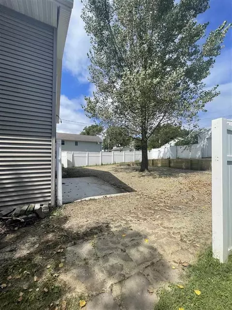 231 E 3rd St, Riverside, IA 52327 photo 25