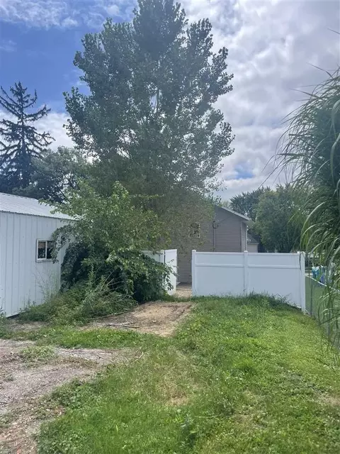 231 E 3rd St, Riverside, IA 52327 photo 18