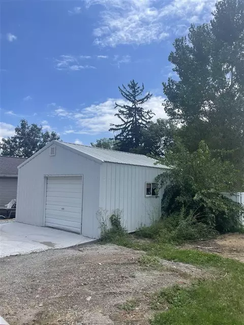 231 E 3rd St, Riverside, IA 52327 photo 17