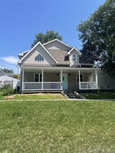231 E 3rd St, Riverside, IA 52327 photo 1