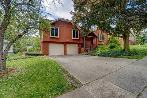 148 Penfro Dr, Iowa City, IA 52246