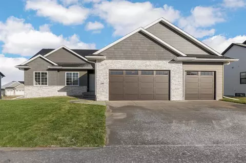 1180 Ogden Ln, North Liberty, IA 52317