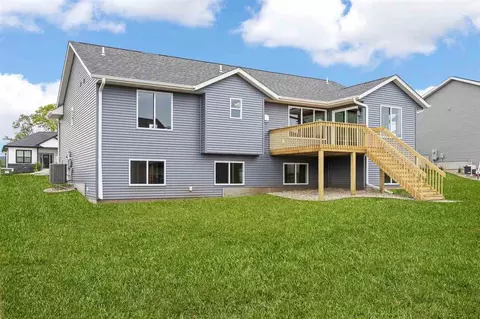 1760 Parkland Dr, Ely, IA 52227 photo 3