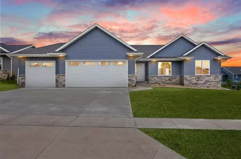1760 Parkland Dr, Ely, IA 52227